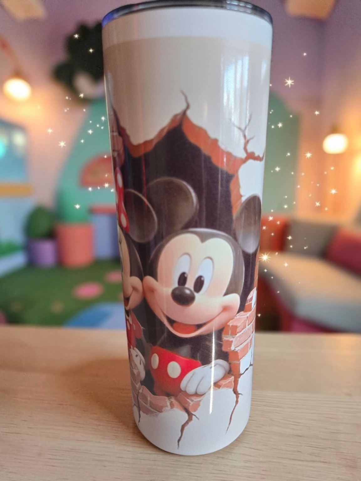 Autre vue du tumbler décoré avec Mickey et Minnie